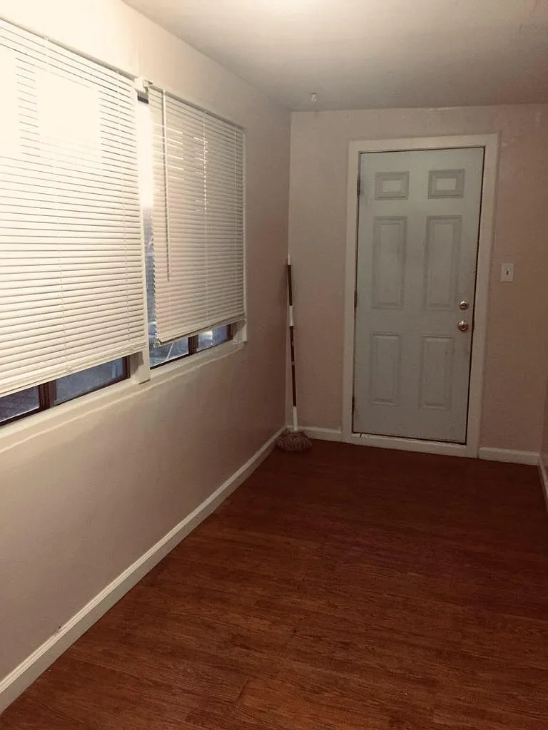 2414 Del Mar Ave — Photo 3
