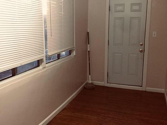3rd image of 2414 Del Mar Ave APT D