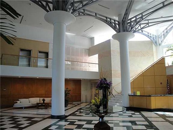 4th image of 19333 Collins Ave APT 1106
