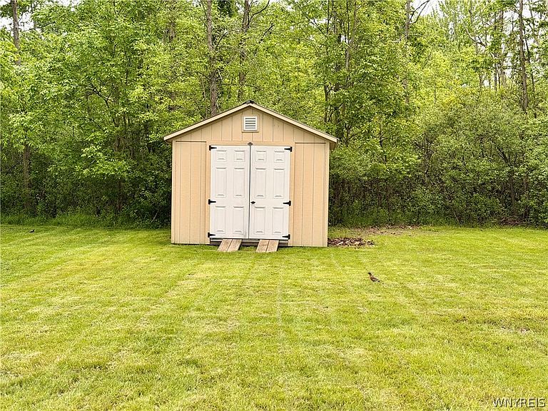 Listing photo 5
