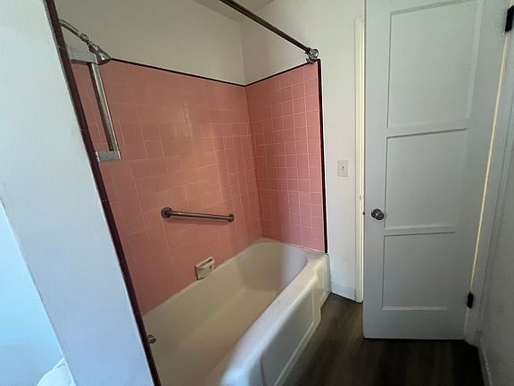 3rd image of 635 W Commonwealth Ave #A