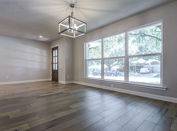 5th image of 8224 Claremont Dr