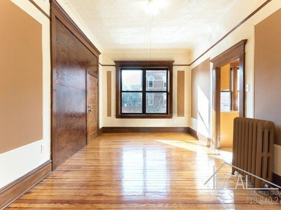 1st image of 465 E 16th St