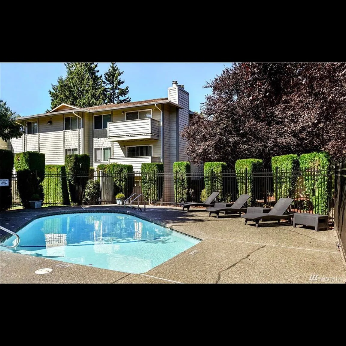 1150 Sunset Blvd NE — Photo 1