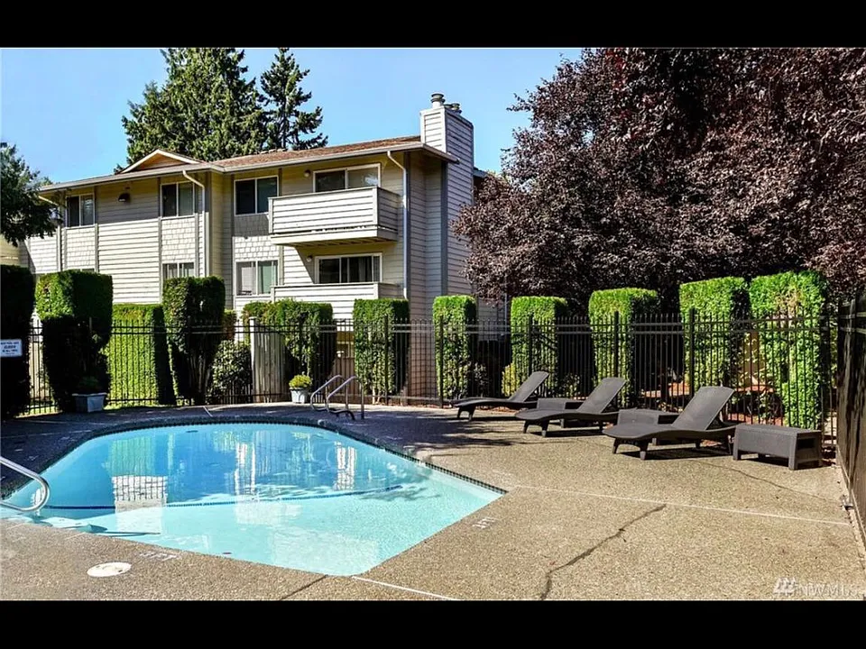1150 Sunset Blvd NE #326