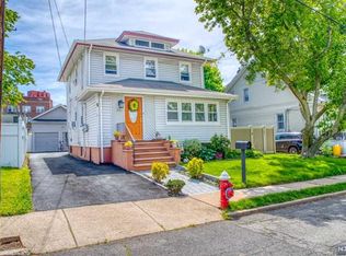 301 Pleasant Pl, Teaneck, NJ 07666