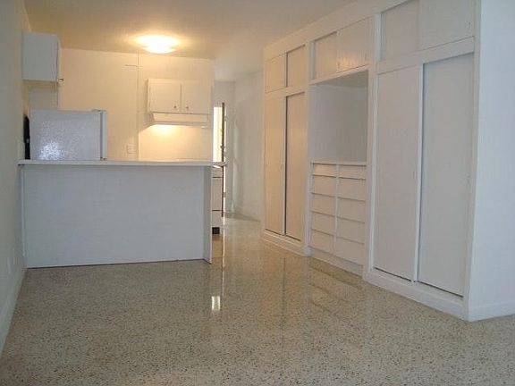 2nd image of 33 Salamanca Ave APT 1