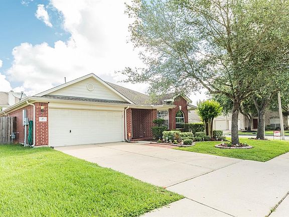 2nd image of 1101 Sunset Lakes Dr