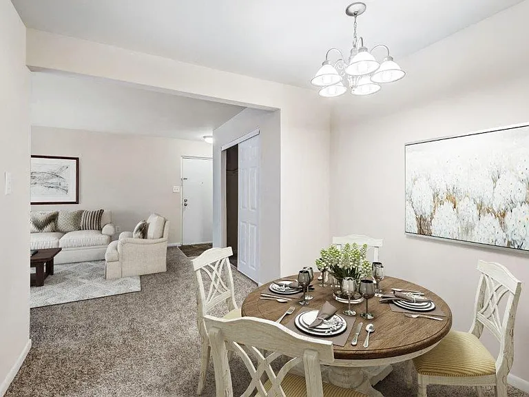 Montgomery Trace Apartment Homes — Photo 3