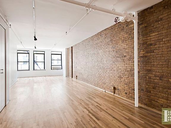 2nd image of 460-462 West Broadway