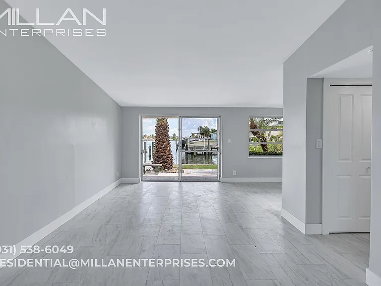 325 Capri Boulevard — Photo 26