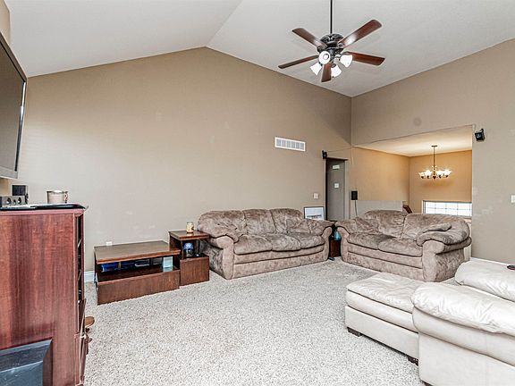 5th image of 2714 Blaine Ct