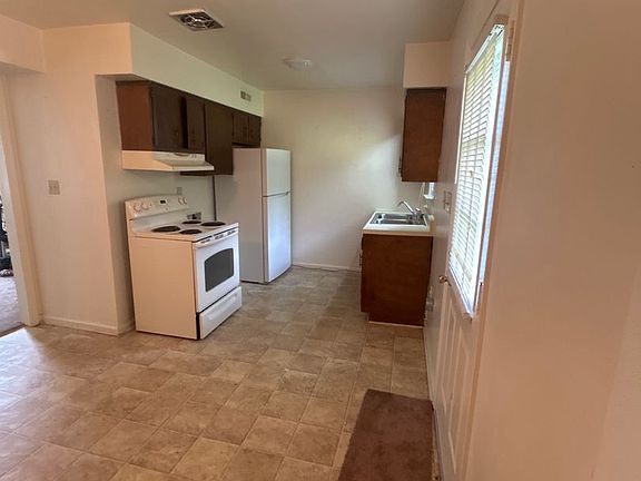 5th image of 4410 Old Virginia St NE #4412