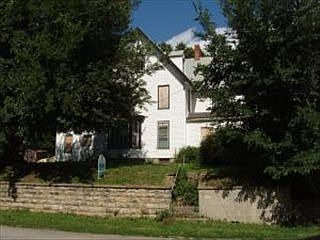 1st image of 611 N 11th St