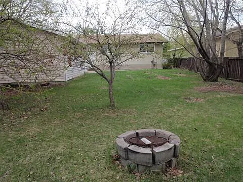 17 Melrose Cres #1A — Photo 4