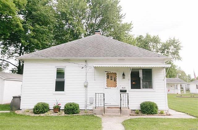 1st image of 1120 E Macoupin St