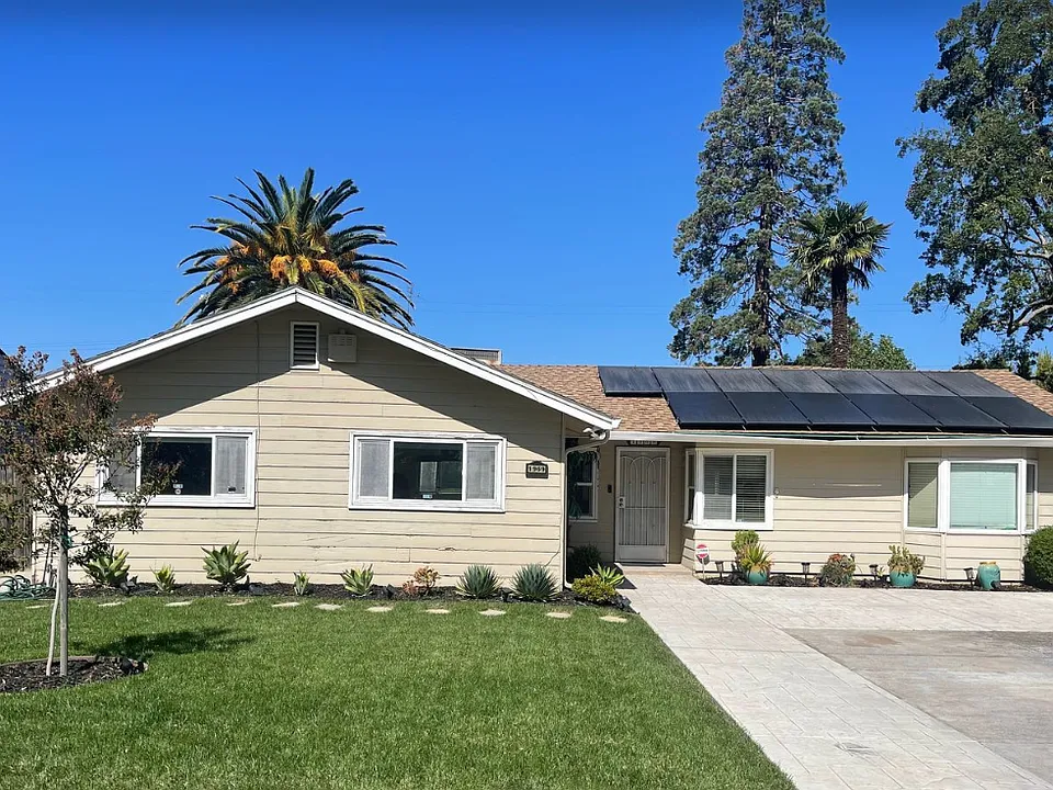 1969 W Mendocino Ave