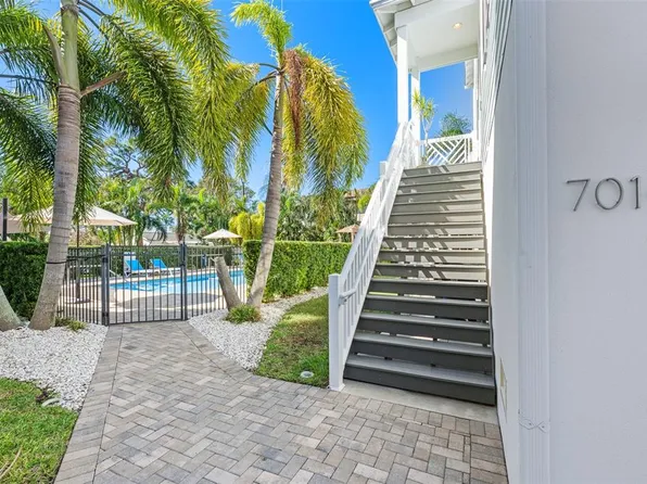 7014 Grevilla Ave S, South Pasadena, FL 33707