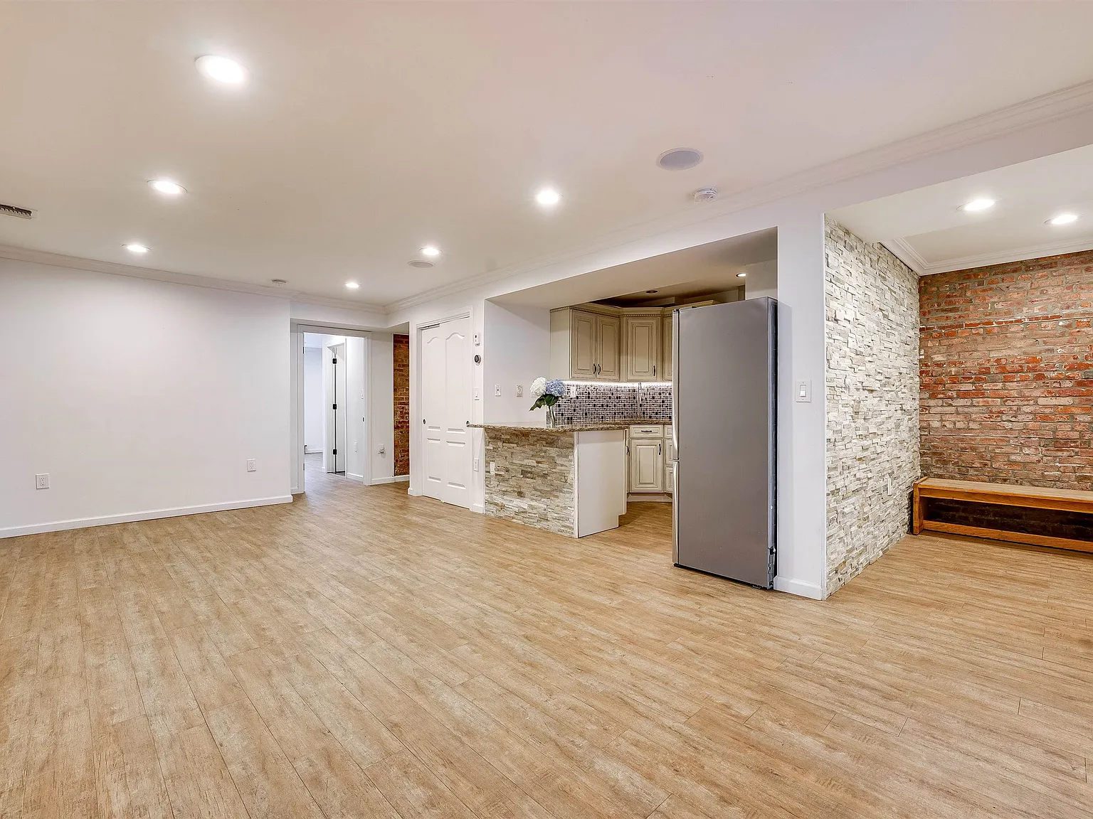 2 bed, 1330 sqft, $5,500 — Photo 4