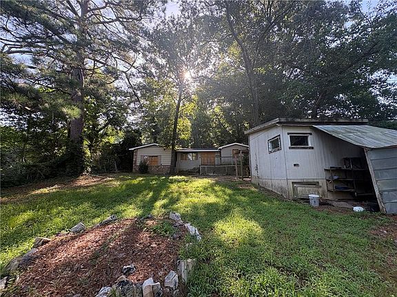5th image of 2322 E Lake Dr