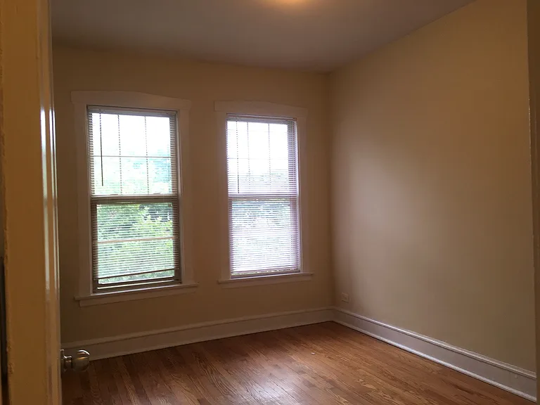 6254 N Claremont Ave #3 — Photo 5