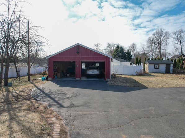 107 Buff Rd, Bristol, CT 06010