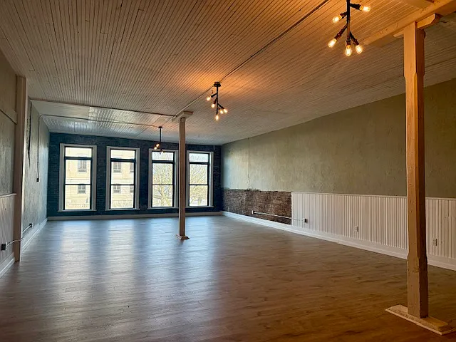 1 bed, 2400 sqft, $1,500 — Photo 1