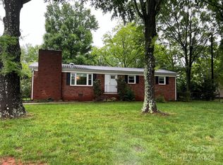 1007 3rd St SE, Conover, NC 28613