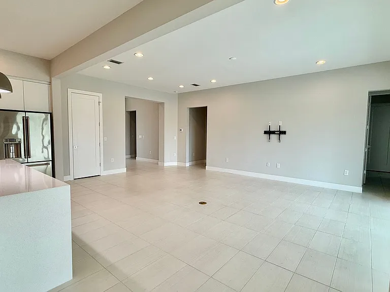 7744 Sandhill Lake Dr — Photo 6