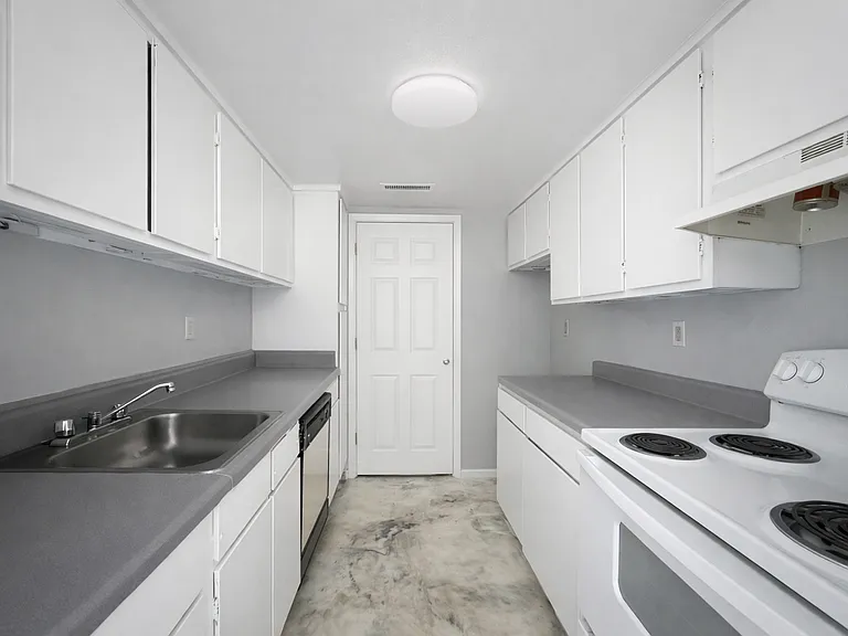 Bellwood Haven Apartment Community — Photo 15
