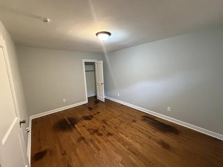 1746 Eldridge Ave — Photo 7