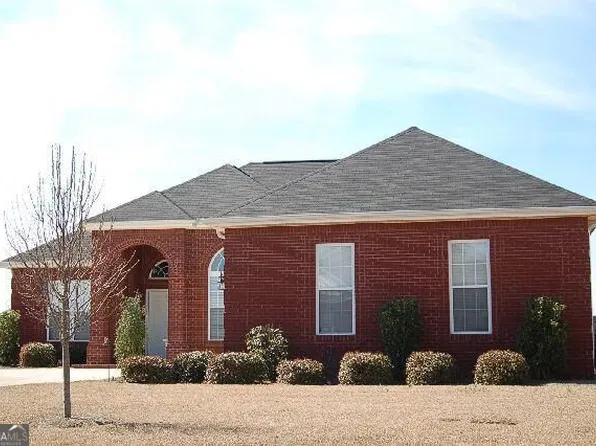 118 Dovecot Dr, Warner Robins, GA 31088