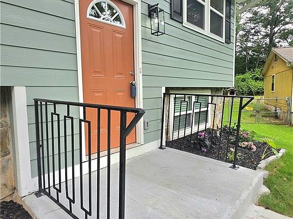 4th image of 2293 Cherokee Valley Dr