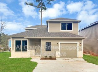 807 Commanche Rd, Montgomery, TX 77316