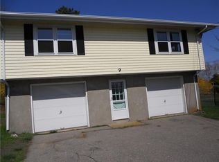 9 Dyer St, Portsmouth, RI 02871