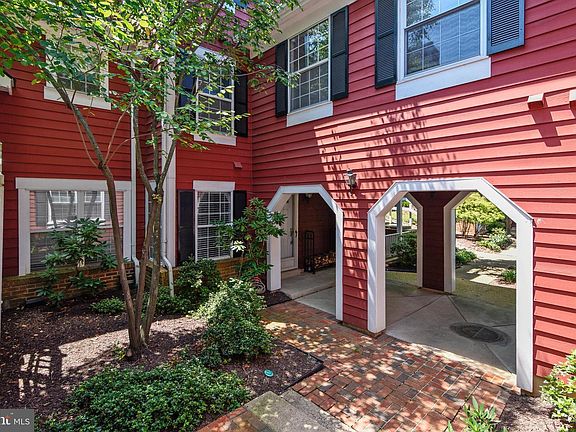 2nd image of 2813 S Woodrow St #2