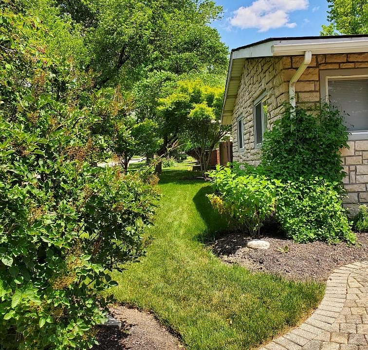2nd image of 3578 Sunset Dr