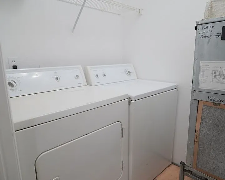 847 W Georgia St — Photo 34