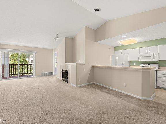 3rd image of 23003 Chandlers Ln APT 340