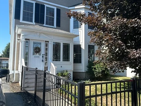 70 Gardner St, West Roxbury, MA 02132