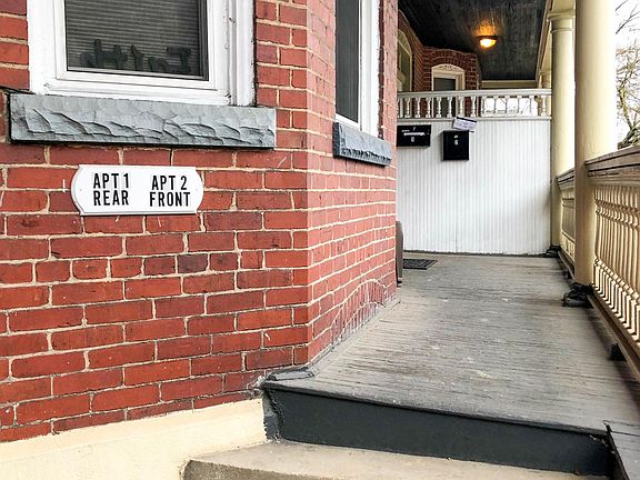 Front porch, Entrance to apartment