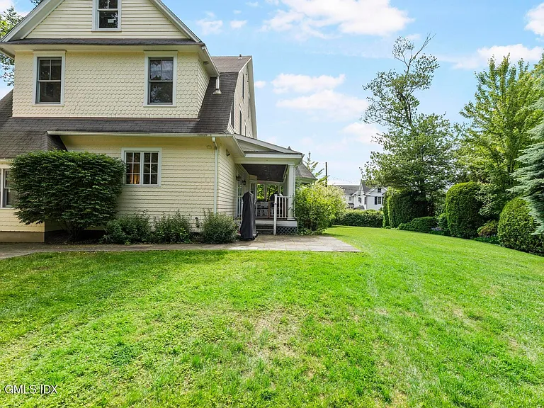 8 Highview Ave — Photo 45