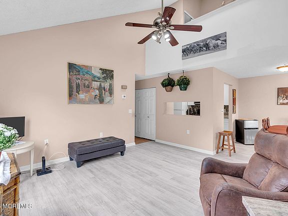 4th image of 1203 Bluebell Drive