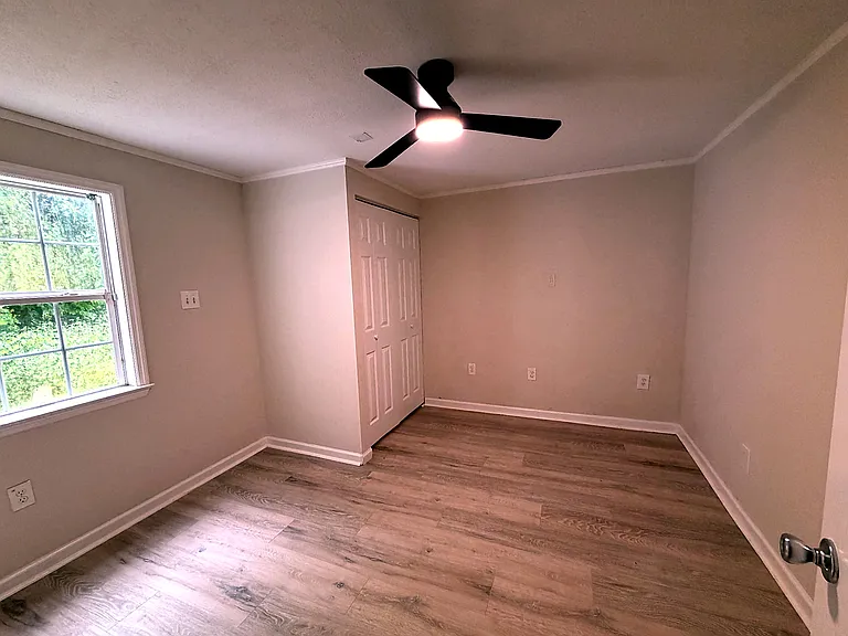 801 Rutledge Dr — Photo 8