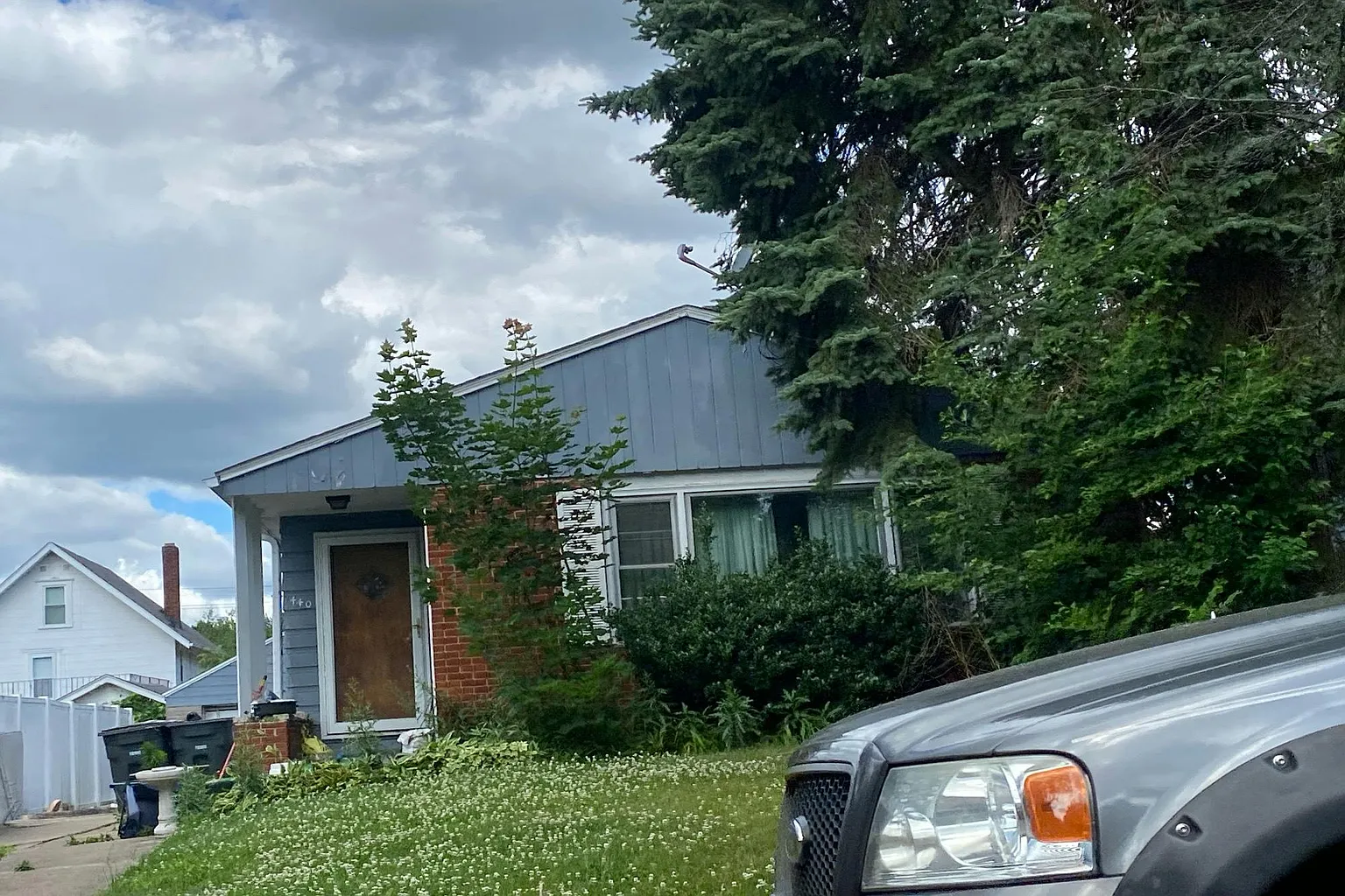 440 Patterson Ave photo 1