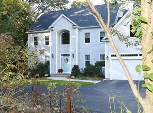 215 Swan Pond Rd, North Reading, MA 01864