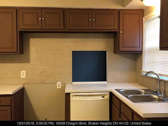 3rd image of 18309 Chagrin Blvd #1830