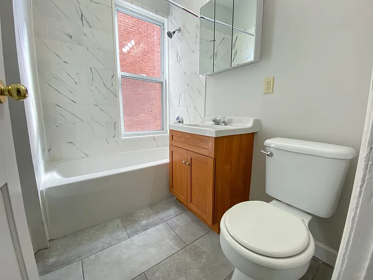 291 Buckingham St / Luca Investments LLC — Photo 54