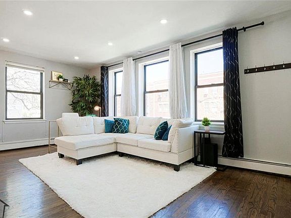 2nd image of 54 Erasmus St APT 2D