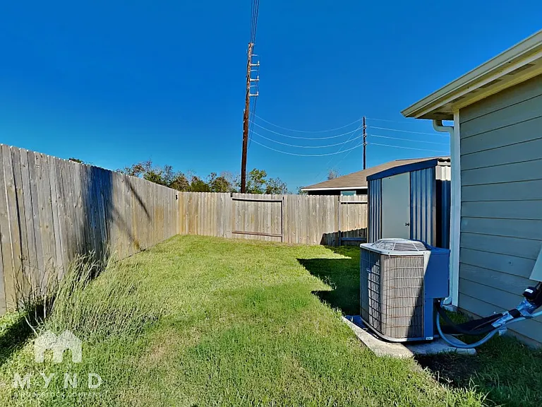 8431 Liberty Sky Rd — Photo 20